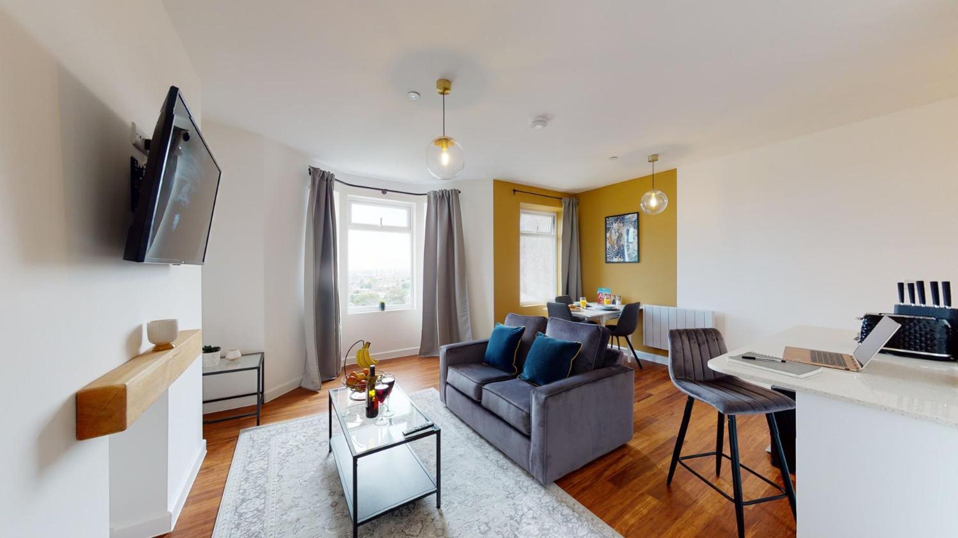 Studio Apartment With 65" Smart Tv نيوبورت المظهر الخارجي الصورة