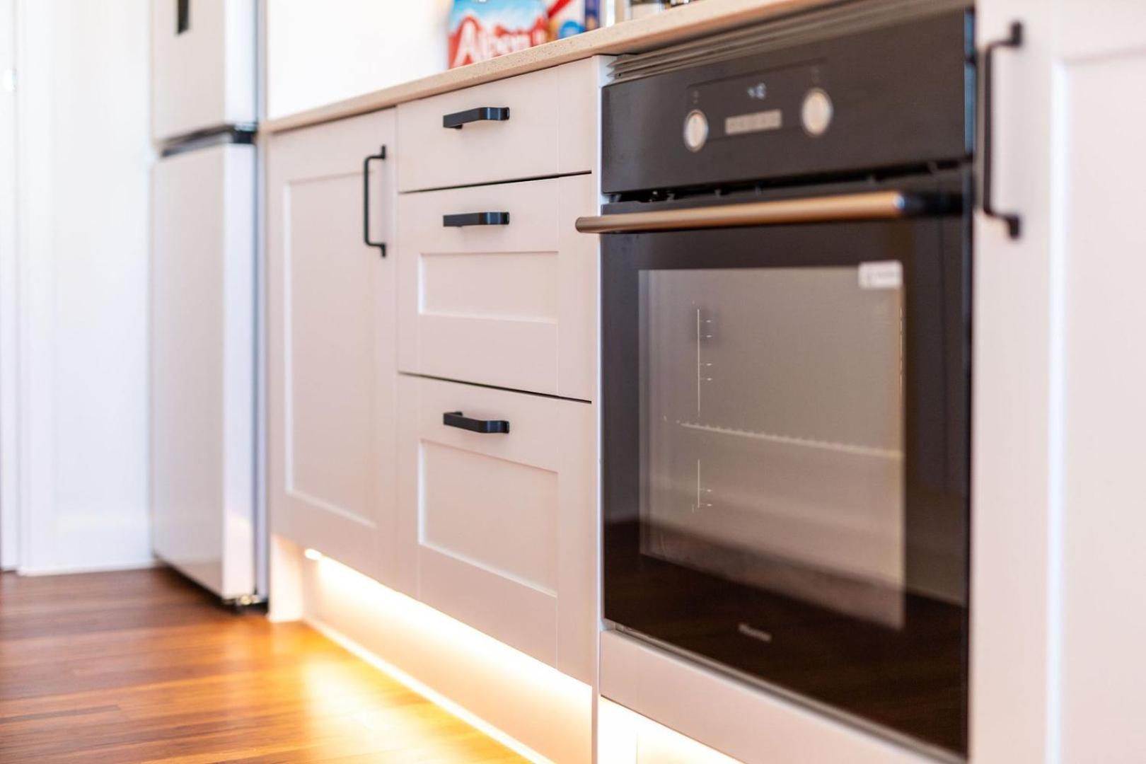 Studio Apartment With 65" Smart Tv نيوبورت المظهر الخارجي الصورة