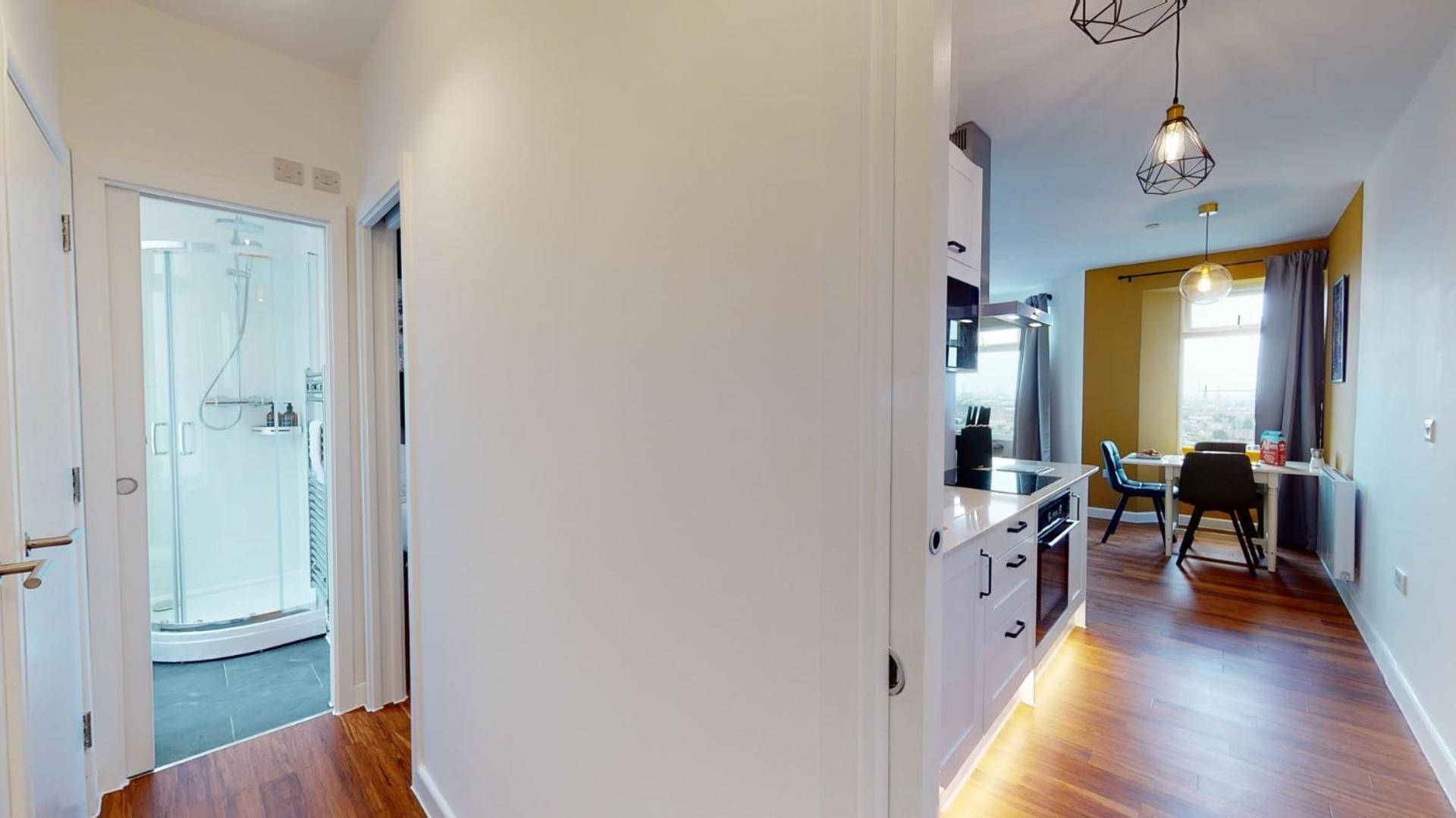Studio Apartment With 65" Smart Tv نيوبورت المظهر الخارجي الصورة